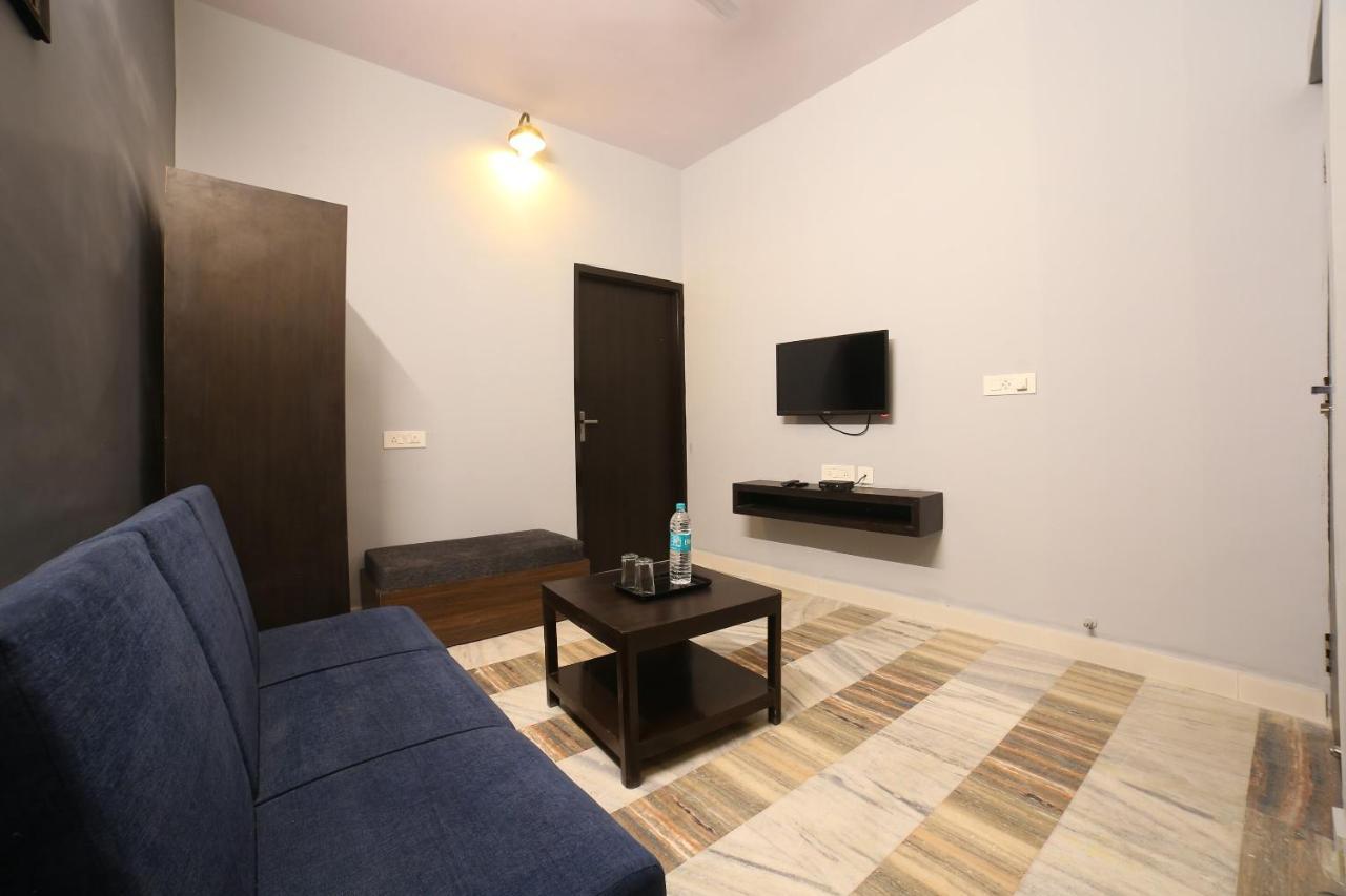 Oyo 16536 Hotel Vasko Джайпур Екстериор снимка