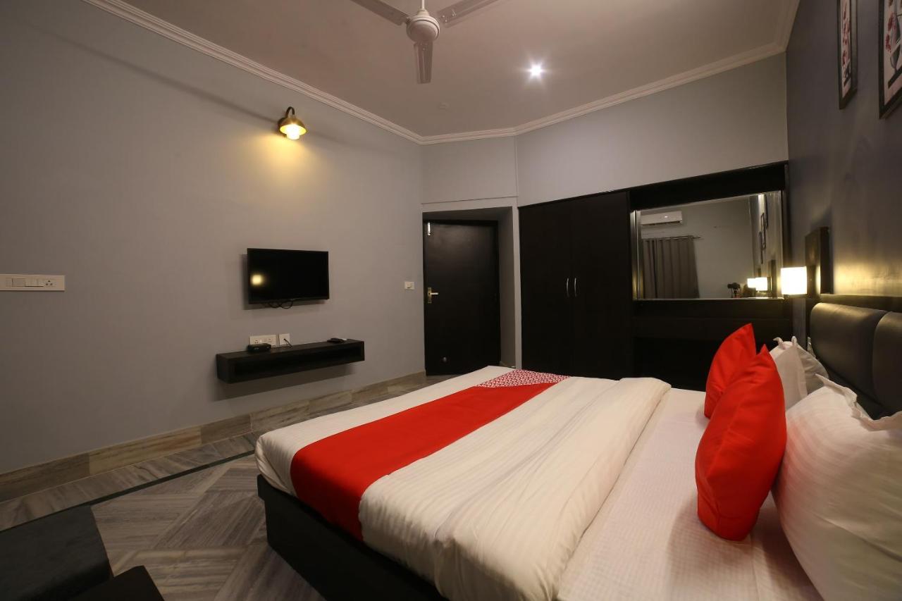 Oyo 16536 Hotel Vasko Джайпур Екстериор снимка