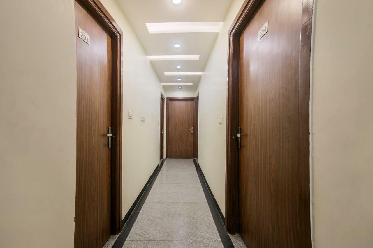 Oyo 16536 Hotel Vasko Джайпур Екстериор снимка
